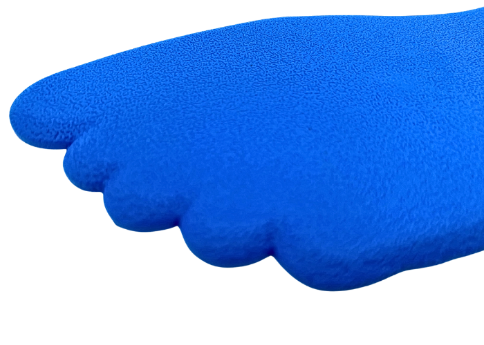 Sæt bestående af en venstre- og en højre fod.
Lyseblå markeringsfødder i skridsikkert gummi, fødderne har nubret bagside som sikre at de ligger fast på gulv eller redskab.
Markeringsfødder er velegnet til indlæring af korrekt fodstilling i forskell