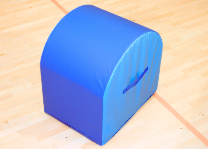 Rulleplint.
Rulleplint er et fantastisk alsidig træningsredskab for både store og små.
Børnehaver, skoler og idrætsforeninger
Kan bruges til forhindringsbaner, flikk-flakk, håndstand og meget mere.
Skumkerne 25 kg. pr. m3.
700 g/m2. PVC dug.
Skrids