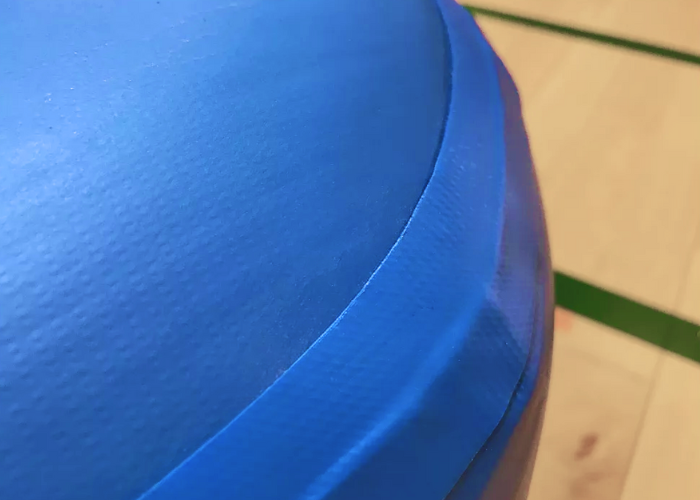 Airtrack Pro 30 cm er et airtrack som henvender sig til gymnastikforeninger, efterskoler og skoler. Der er masser af spring og effektfuldt afsæt til alle aldersgrupper. Hårdhed kan let og hurtigt tilpasses gymnasternes alder og niveau. Findes i 2 me
