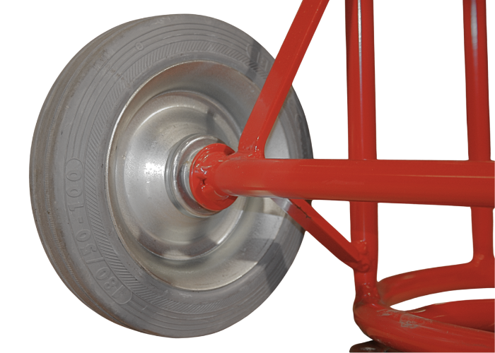 Sækkevogn.
Transportvogn til rullemåtter og airtracks.
Udført i stål og lakeret.
Kvalitets gummihjul.
Uundværlig til rullemåtter og airtracks.
Gør det let at transportere måtter og tracks.
Udført i stål og med gummihjul.
Produceret i Danmark.
Utrolig