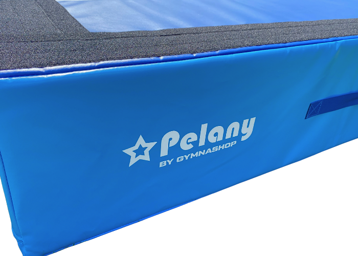 Lille sidekasse GYM til gymnastik.
Kan bruges enkeltvis eller samlet til forskellige springopstillinger.
Skumkvalitet 20 kg. pr. m3.
700 g/m2. PVC dug.
2 stk. kraftige bærehåndtag.
Monteret med velcro.
YKK lynlås.
Skridsikker bund.