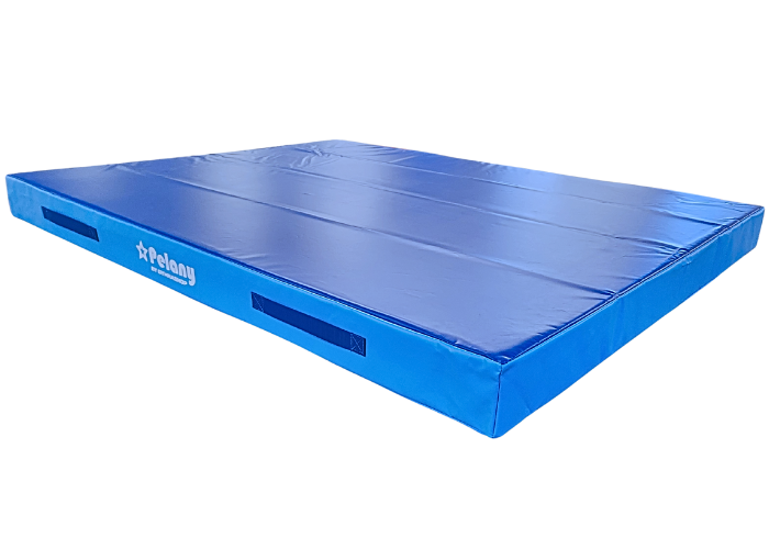 Crashmåtten giver gymnasten en semihård landingsflade ved indøvelse af større og nye spring.
Skumkvalitet 20 kg. pr. m3
700 g/m2 PVC dug.
10 stk. bærehåndtag.
Skridsikker bund.