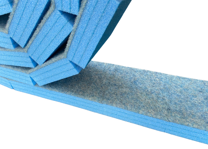 Balancebom der kan rulles sammen.
Let at opbevare og transportere.
Fremstillet af PE skum og med nålefilt på top.