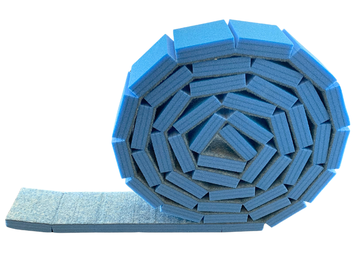 Balancebom der kan rulles sammen.
Let at opbevare og transportere.
Fremstillet af PE skum og med nålefilt på top.