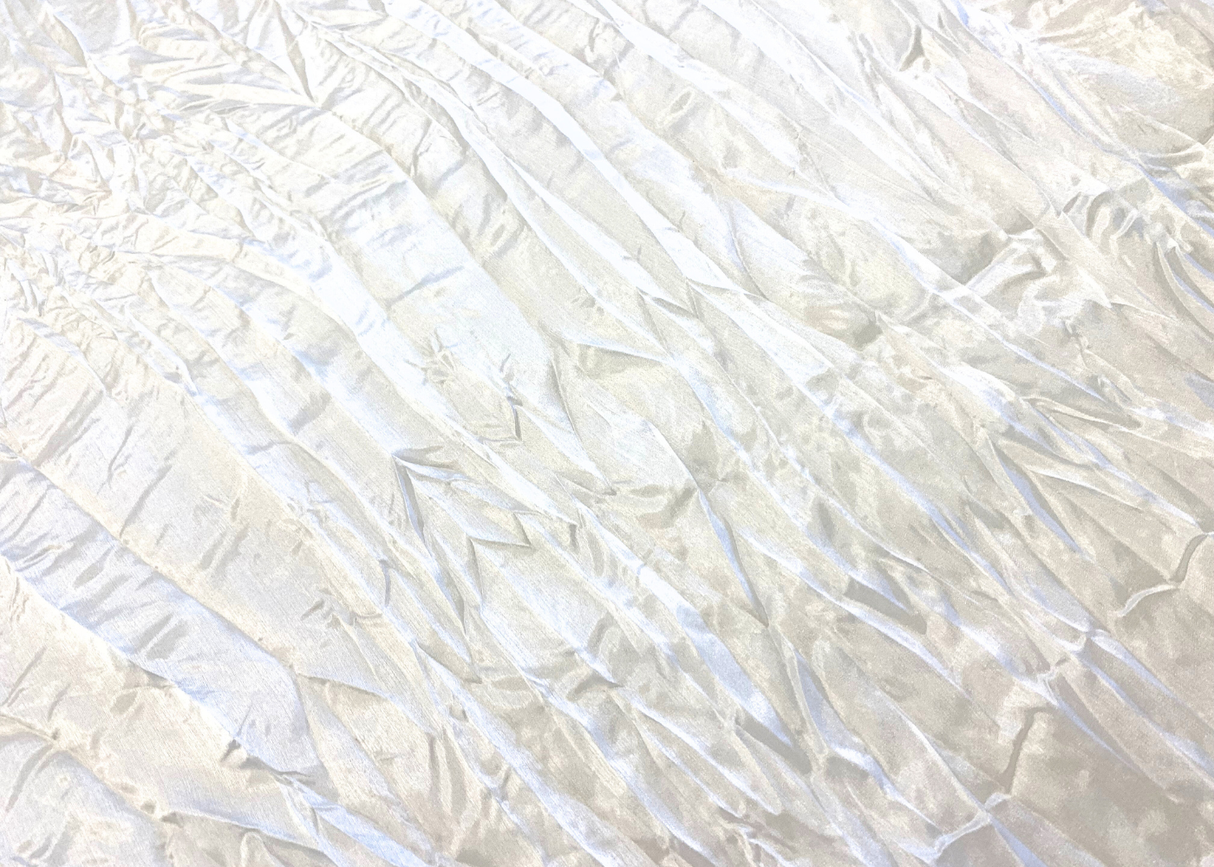 MALA viftevimpel. Viftevimpler er et af de nyeste håndredskaber på markedet. Viftevimplerne findes i flere forskellige flotte farvekombinationer.
Viftevimplen er fremstillet af 170 x 80 cm let og smidigt silkestof, monteret på en 55 cm bred vifte lav