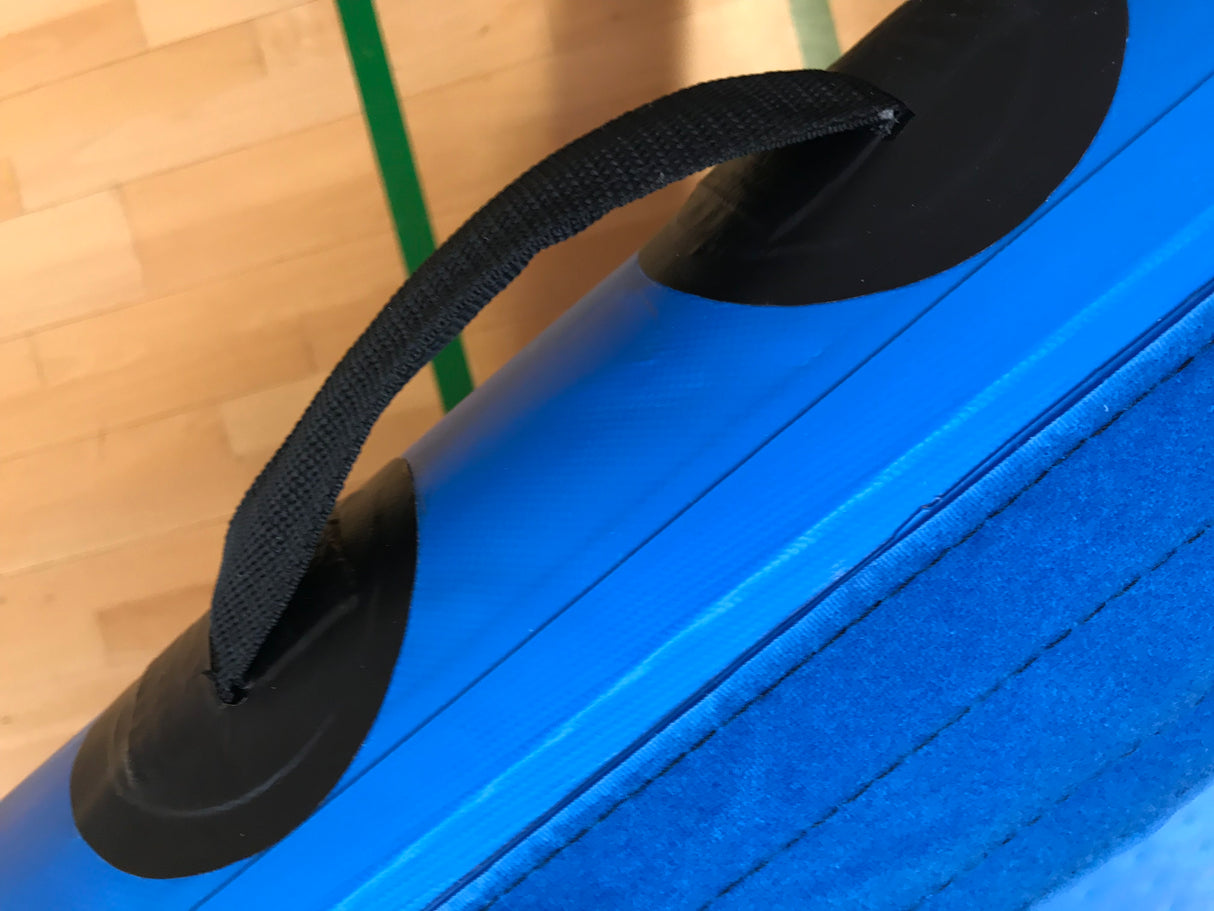 Kraftige bærehåndtag på begge sider af airtracket gør at det er let at flytte rundt med.