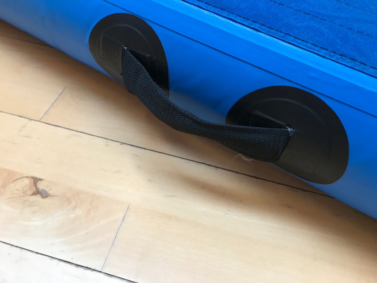 Kraftigt og slidstærkt bærehåndtag.