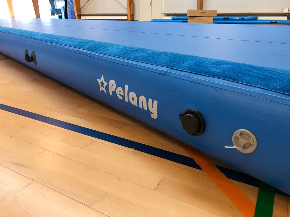 Der er Autoluk ventiler på alle Airtrack Pro fra Pelany.