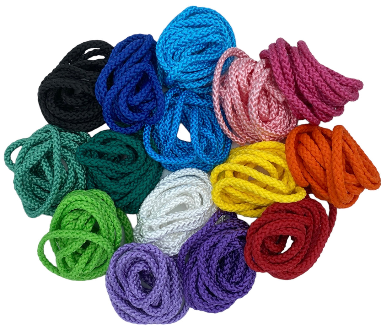 Amaya sjippetove 3m til rytmisk gymnastik. Sjippetovet fås i farverne sort, blå, grøn. petrolgrøn, turkis, lys blå, lys grøn, gul, hvid, pink lys, lilla lys, lilla mørk, pink mørk, orange og rød.
Super godt kvalitetsprodukt fra Amaya. Sjippetov til