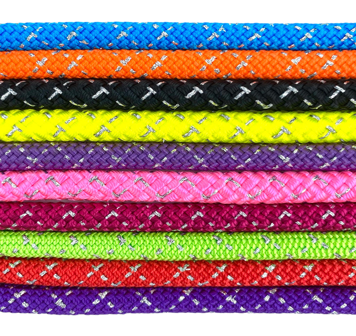 Sjippetov Pastorelli NEW ORLEANS.
Pastorelli NEW ORLEANS sjippetov er af den bedste kvalitet og et foretrukkent mærke hos topgymnasterne indenfor rytmisk gymnastik.
FIG-godkendt til konkurrencer.
Længde 3 m.
Diameter 9 mm.
Sjippetovet har en god t