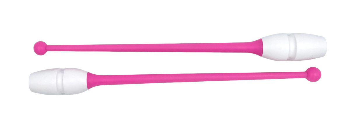 Tofarvet gymnastikkølle fra Pastorelli med en krop (den hvide del) af gummi, hvilket gør, at køllen kan stødes mod gulvet og springe tilbage.
Køllerne kan også sættes sammen i forlængelse af hinanden.
En farverig kølle til træning, opvisning, show