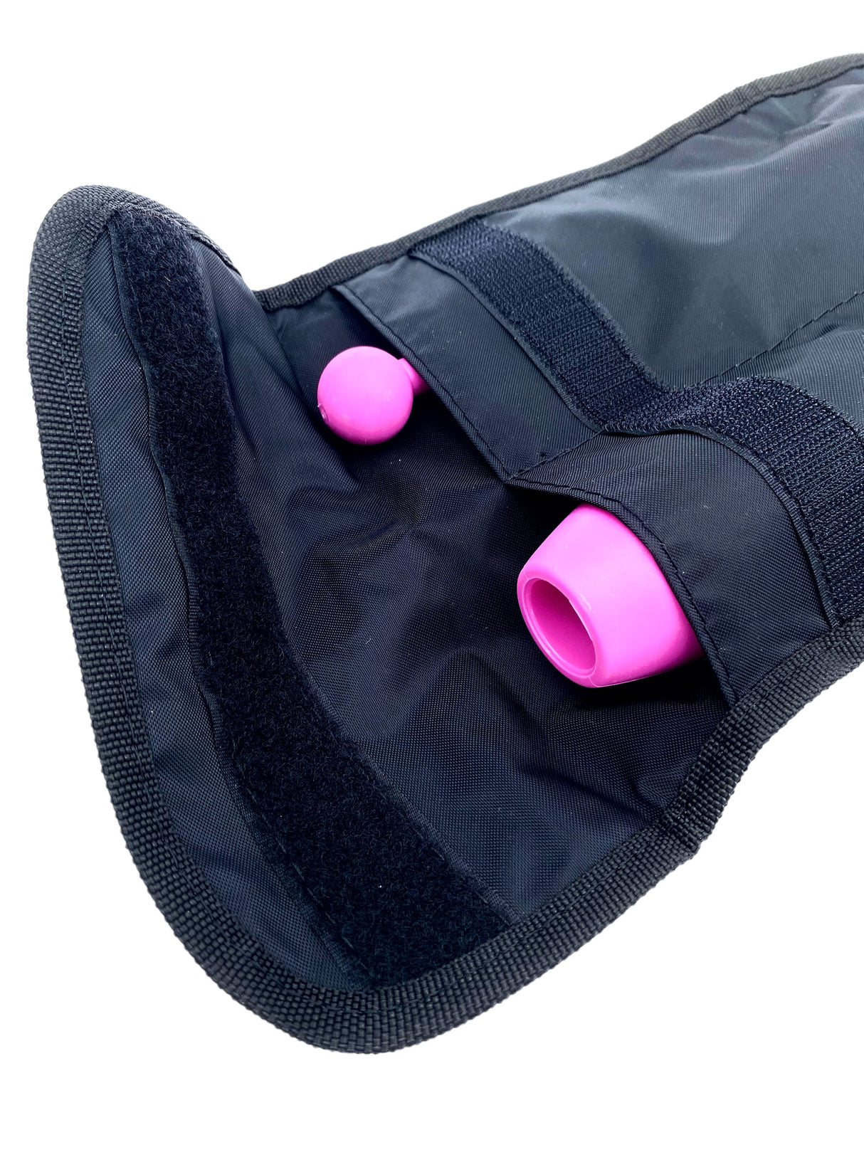 Praktisk opbevaringstaske fra Pastorelli med plads til 2 stk. gymnastikkøller.
Håndtag.
Lukkes med velcrobånd.