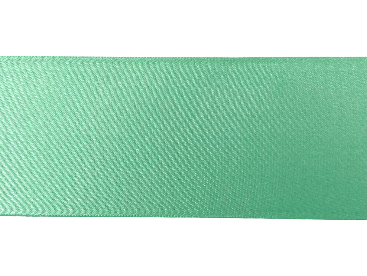 Amaya Vimpel til rytmisk gymnastik.
Amayas vimpel er det perfekte valg for rytmiske gymnaster, uanset om det er til træning eller opvisning.
Vimplerne er 6 meter lange og er lette nok til at bevæge sig elegant gennem luften, men har stadig tilstrækk