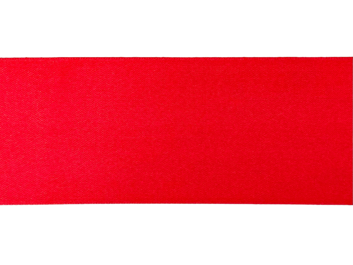 Amaya Vimpel til rytmisk gymnastik.
Amayas vimpel er det perfekte valg for rytmiske gymnaster, uanset om det er til træning eller opvisning.
Vimplerne er 6 meter lange og er lette nok til at bevæge sig elegant gennem luften, men har stadig tilstrækk