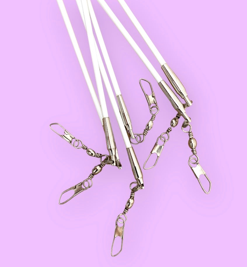 MALA vimpelstang til rytmisk gymnastik.
Klassisk hvid vimpelstang i glasfiber, med endeprop i gummi, samt øje og svirvel til vimpelmontering.
Rigtig god kvalitet.
Designet til at give gymnasten optimal effekt af koreografier, sving og kast med vimpl