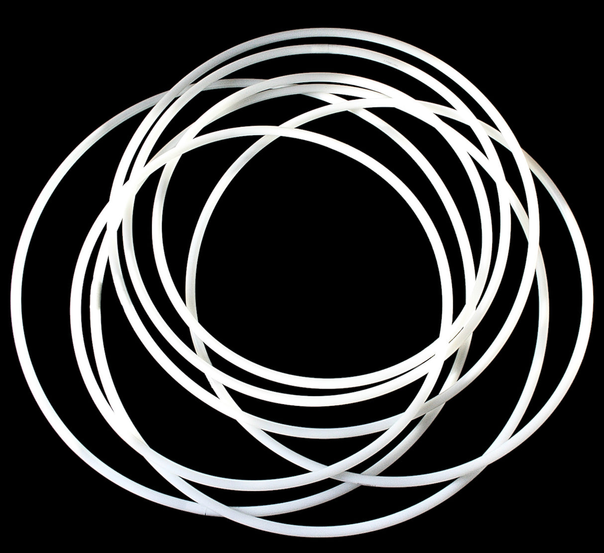 SIDNEY Pastorelli Tøndebånd.
Snit diameter 14-15 mm.
Fås i størrelse 80, 85 og 90 cm, som refererer til tøndebåndets indre diameter.
Tøndebåndet er hvidt og sælges uden tøndebåndstape. Se vores enorme udvalg af tøndebåndstape!
Tøndebåndet SIDNEY fr