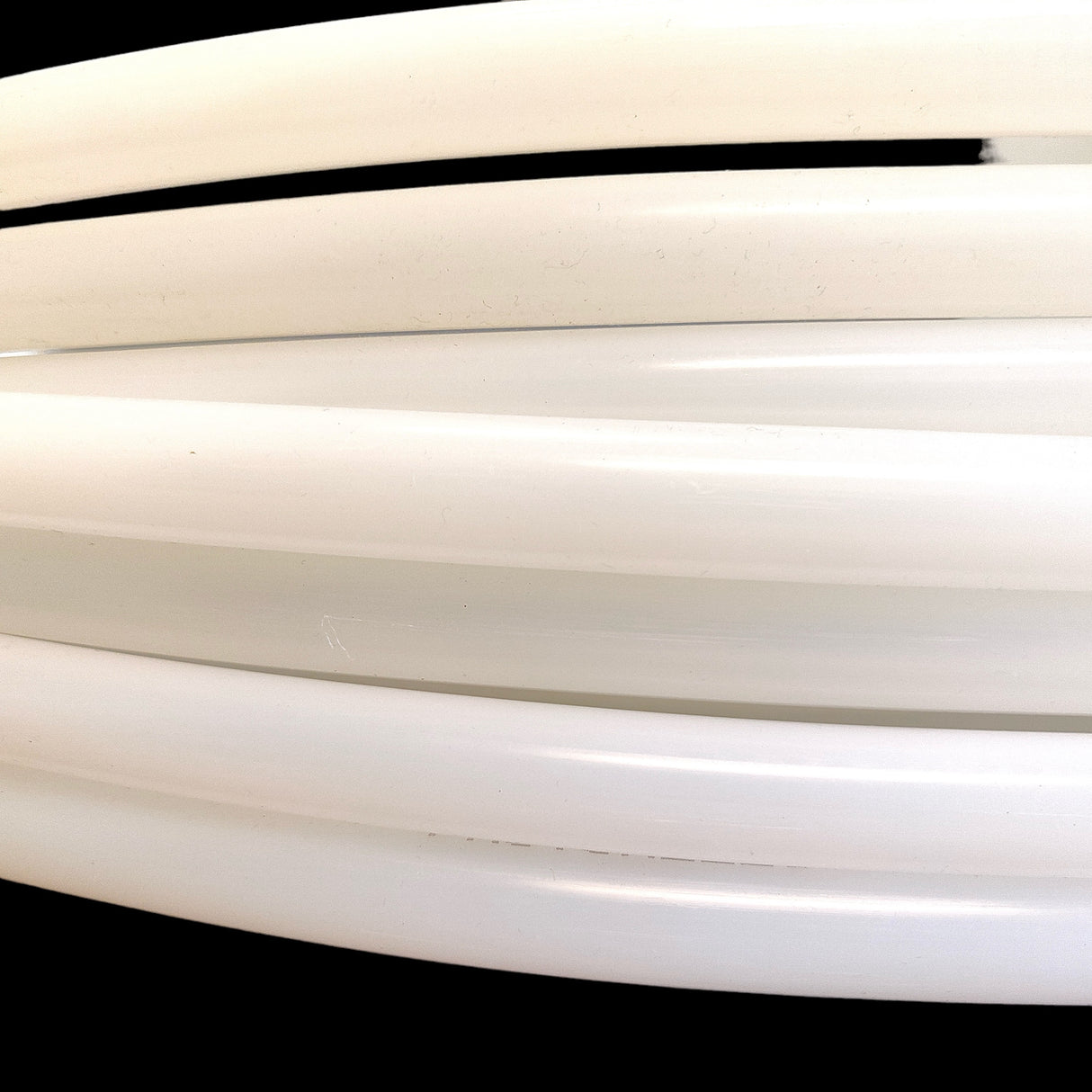 RODEO tøndebåndet fra Pastorelli er produceret af lav densitet polyethylen (LDPE), hvilket gør det fleksibelt, og samtidig sejt og utrolig holdbart.
Vi har Pastorelli RODEO tøndebånd i 7 forskellige størrelser, så du altid kan finde et tøndebånd so