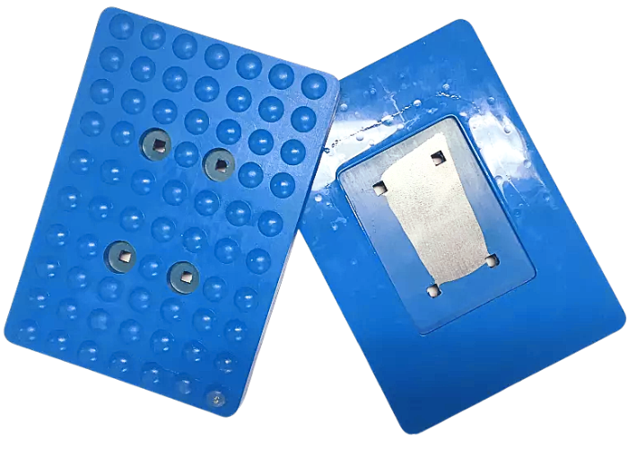 FALCON® minitrampolin fra Pelany fås i 3 forskellige modeller - til børn, junior og senior, med 32, 36 eller 40 fjedre.
Skridsikre fødder.
Pelany 2-string dug.
Stærke fjedre, med uovertruffen springkraft.
Fleksibel tilpasning af springvinkel, 4 højde