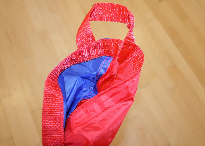 Faldskærm til gymnastik i bedste kvalitet.
Fremstillet af rivfast ripstop nylon.
Flerfarvet i regnbuens farver.
