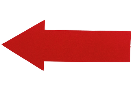 Skridsikker pil.
Markeringspil i skridsikkert og slidstærkt gummi.
Pilen er velegnet til redskabsaktiviteter, motorisk træning og leg.

Sæt en bane op, hvor børnene skal træde på pilene for at komme hen til en opgave, på denne måde får man øvet motor