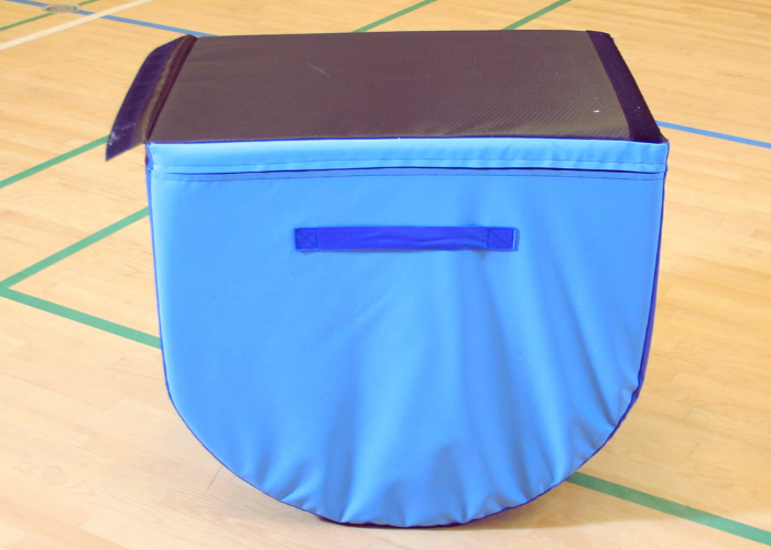 Rulleplint.
Rulleplint er et fantastisk alsidig træningsredskab for både store og små.
Børnehaver, skoler og idrætsforeninger

Kan bruges til forhindringsbaner, flikk-flakk, håndstand og meget mere.

Skumkerne 25 kg. pr. m3.
700 g/m2. PVC dug.
Skrids