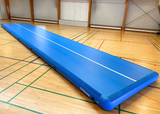 Airtrack Pro 30 cm er et airtrack som henvender sig til gymnastikforeninger, efterskoler og skoler. Der er masser af spring og effektfuldt afsæt til alle aldersgrupper. Hårdhed kan let og hurtigt tilpasses gymnasternes alder og niveau.  Findes i 2 me