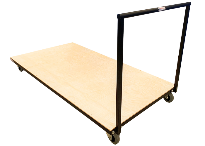 Universalvogn til gymnastikredskaber.
Bøjlen kan tages af hvis der er behov for det.
Men træplade på bunden.

Vognen er 1 meter bred og 2 meter lang.
Praktisk vogn til måtter og skumredskaber.
Dansk kvalitet.
Robust vogn.
Kan bruges til alle typer gy