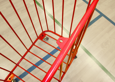 Boldvogn med 4 hjul.
Låg kan låses med hængelås.
Der er plads til ca. 40 stk. bolde Ø19 cm. eller 50 stk. bolde Ø16 cm.
Monteret med gasfjeder i låg.