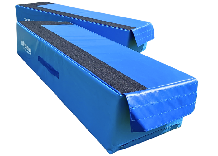 Lille sidekasse GYM til gymnastik.

Kan bruges enkeltvis eller samlet til forskellige springopstillinger.

Skumkvalitet 20 kg. pr. m3.
700 g/m2. PVC dug.
2 stk. kraftige bærehåndtag.
Monteret med velcro.
YKK lynlås.
Skridsikker bund.