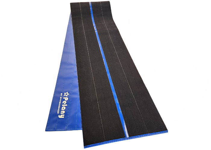 Velcrobånd til samling af redskaber.

Velcrobånd syet på PVC dug til samling af redskaber.