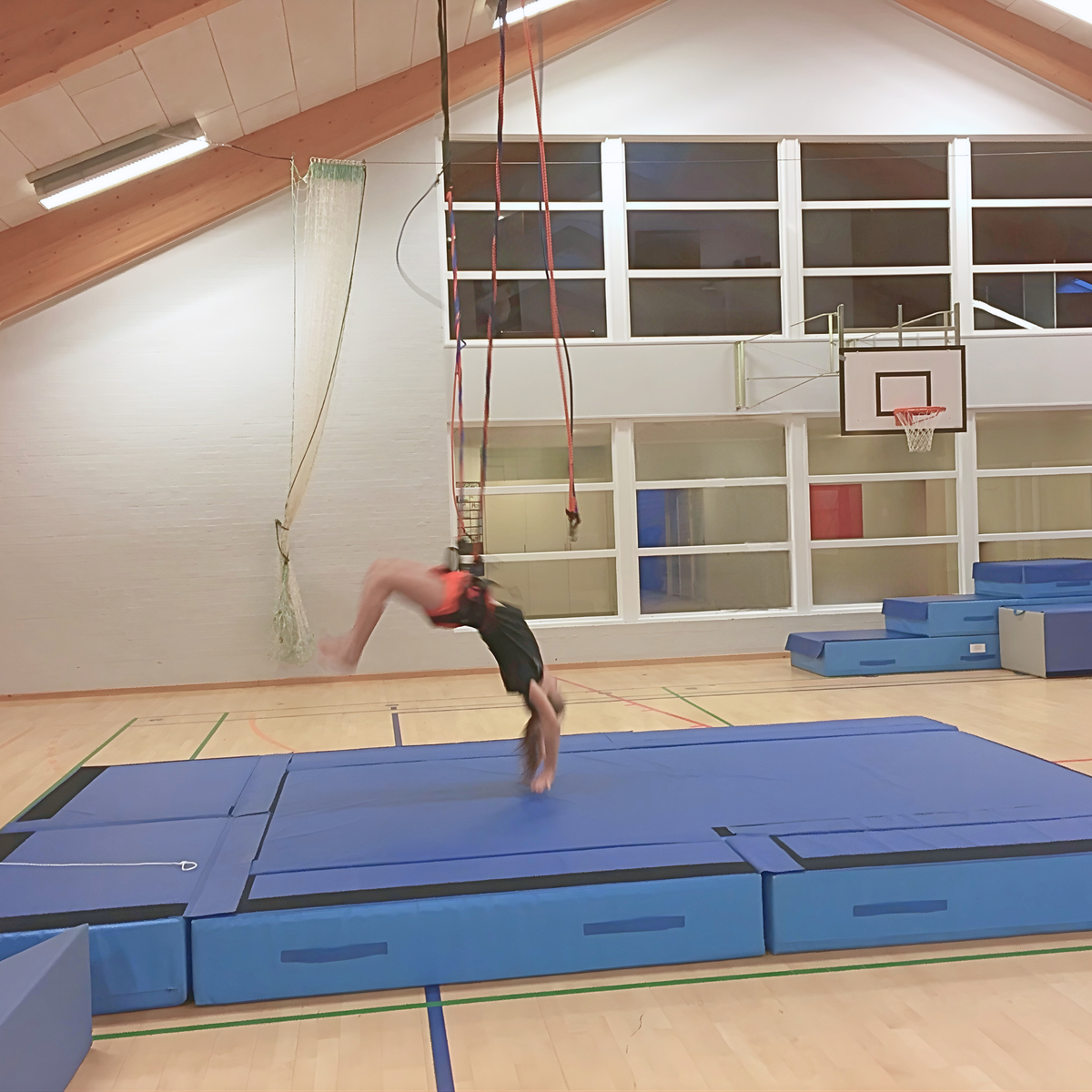Flik Bungee system til spærmontage