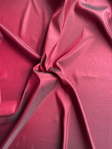 Bordeaux.
Rytmeflag til rytmisk gymnastik, herunder både holdgymnastik og individuel gymnastik, dans, børnerytmik, motorik, bevægelseslege, træning og opvisning. Gymnastik håndredskab med flot visuel effekt. Rytmeflaget laver smukke, bølgende bevægel