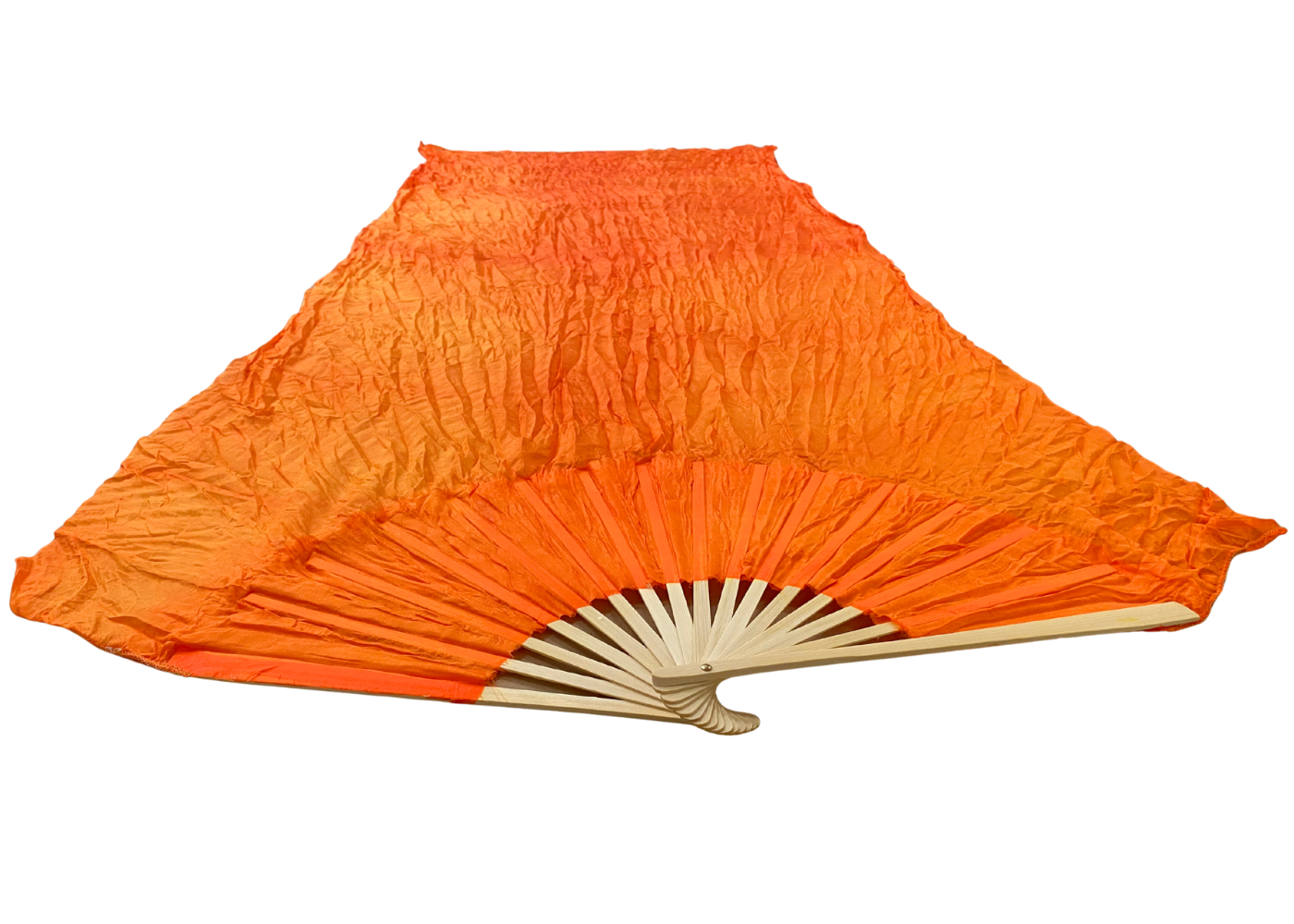 MALA viftevimpel. Viftevimpler er et af de nyeste håndredskaber på markedet. Viftevimplerne findes i flere forskellige flotte farvekombinationer.
Viftevimplen er fremstillet af 170 x 80 cm let og smidigt silkestof, monteret på en 55 cm bred vifte lav