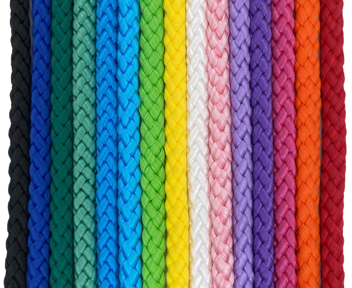 Amaya sjippetove 3m til rytmisk gymnastik. Sjippetovet fås i farverne sort, blå, grøn. petrolgrøn, turkis, lys blå, lys grøn, gul, hvid, pink lys, lilla lys, lilla mørk, pink mørk, orange og rød. 
Super godt kvalitetsprodukt fra Amaya. Sjippetov til 