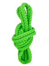 Amaya Sjippetov 3m lys grøn til rytmisk gymnastik.
Super godt kvalitetsprodukt fra Amaya. Sjippetov til leg, træning og opvisning. Sjippetovet har en god tyngde, som giver god svingkraft til kast, spændende øvelser og koreografier.
Sjippetovet er 3 m