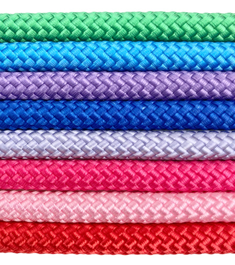 Amaya COMPETITION sjippetov.

Sjippetov til rytmisk gymnastik i absolut topkvalitet fra Amaya. FIG godkendt til konkurrencegymnastik. 
Super tæt vævning og en vægt på hele 210 g, som giver sjippetovet optimal tyngde til udførelse af komplekse sving, 