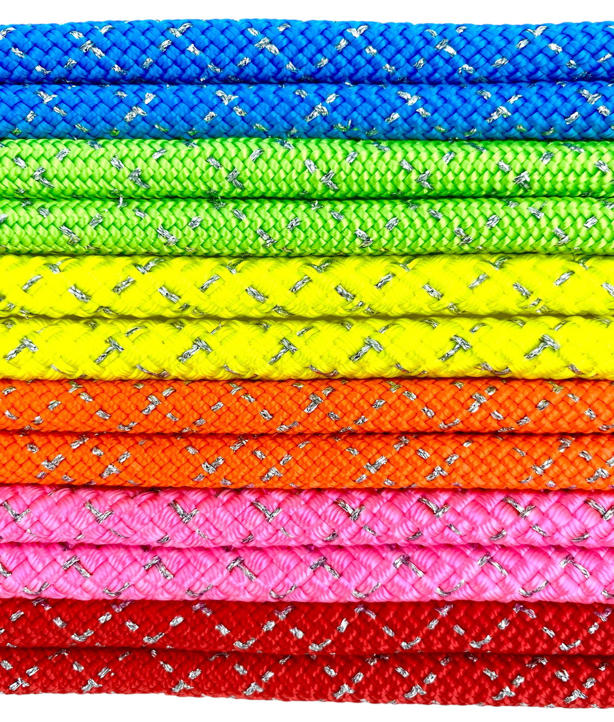 Sjippetov Pastorelli NEW ORLEANS.

Pastorelli NEW ORLEANS sjippetov er af den bedste kvalitet og et foretrukkent mærke hos topgymnasterne indenfor rytmisk gymnastik.
FIG-godkendt til konkurrencer. 
Længde 3 m. 
Diameter 9 mm.
Sjippetovet har en god t