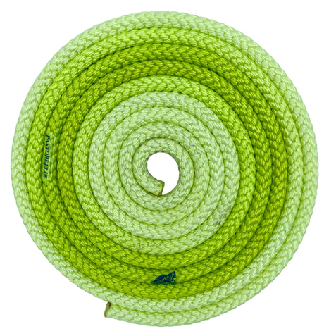 Sjippetov Pastorelli PATRASSO, Limegrøn og Grøn UV.
Ensfarvet sjippetov med god vægt og tyngde til rytmisk gymnastik, opvisning og konkurrence.
Dette produkt er F.I.G. godkendt og kan bruges til konkurrencer.
Nylontov på 315 cm.
