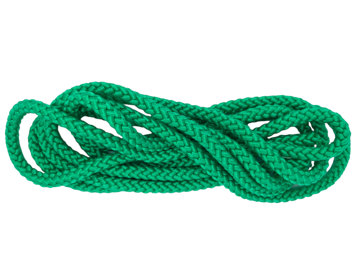 Sjippetov MALA, Grøn.
MALA sjippetov i flotte klare farver. Rigtig gode, slidstærke sjippetove til skoler, foreninger og institutioner.
Sjippetovet er 3 m, men kan afkortes efter behov, så det tilpasses alle aldersgrupper - vi hjælper dig gerne. 
Læk