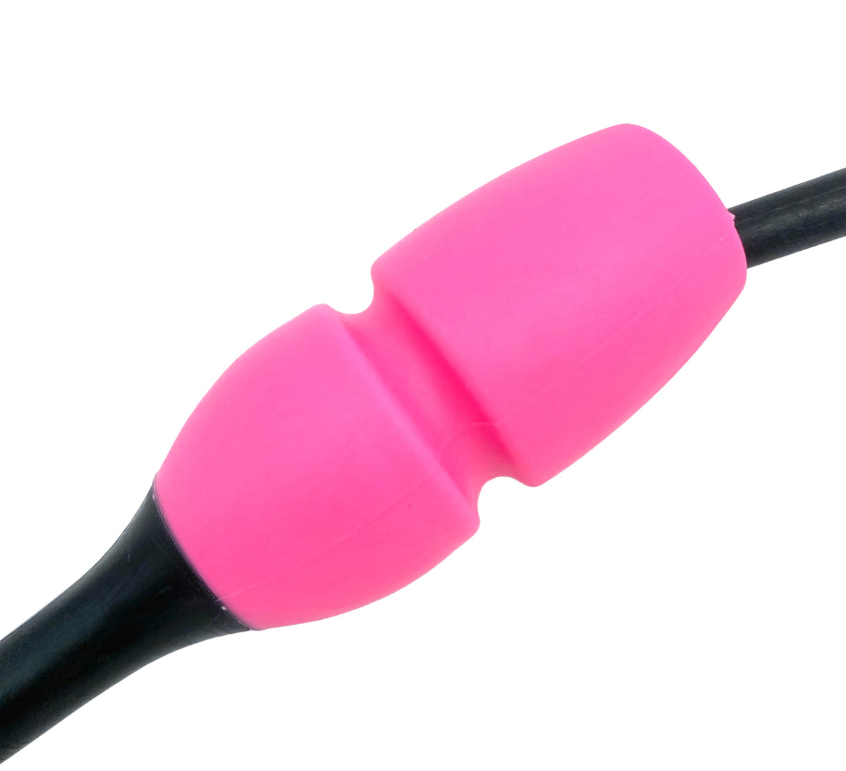 Tofarvet gymnastikkølle fra Pastorelli med en krop (den pink del) af gummi, hvilket gør, at køllen kan stødes mod gulvet og springe tilbage. 
Køllerne kan også sættes sammen i forlængelse af hinanden.

En farverig kølle til træning, opvisning, show o