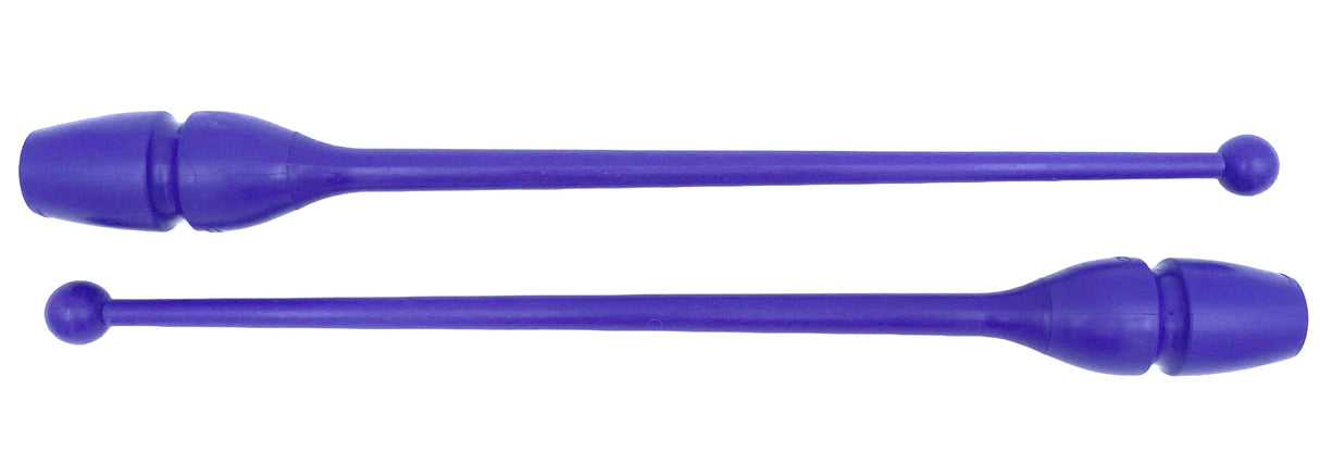 MASHA gymnastikkølle fra Pastorelli med både bounceeffekt og connectable.
Bounce betyder at køllen er lavet af gummi og derfor kan stødes mod gulvet og springe tilbage.
Connectable betyder at køllerne kan også sættes sammen i forlængelse af hinanden.