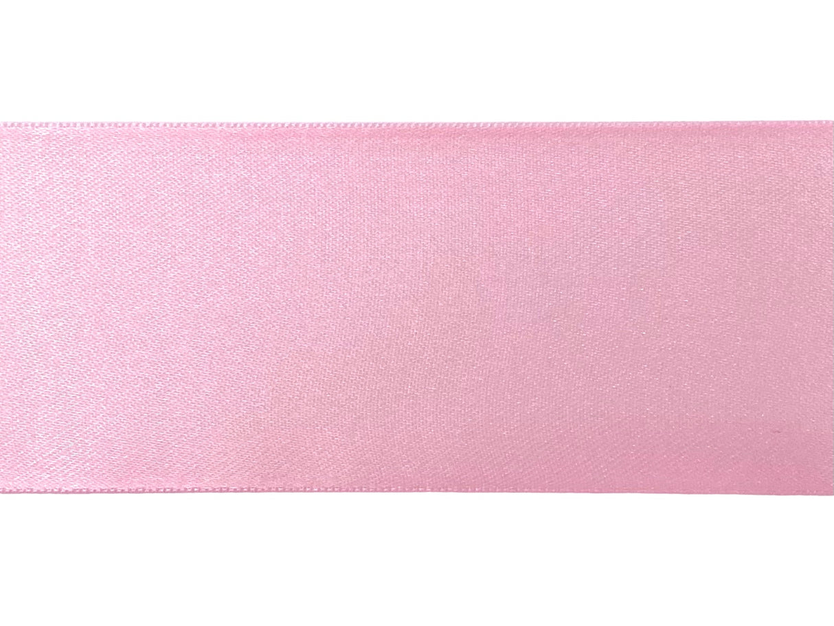 Amaya Vimpel til rytmisk gymnastik.

Amayas vimpel er det perfekte valg for rytmiske gymnaster, uanset om det er til træning eller opvisning.
Vimplerne er 6 meter lange og er lette nok til at bevæge sig elegant gennem luften, men har stadig tilstrækk