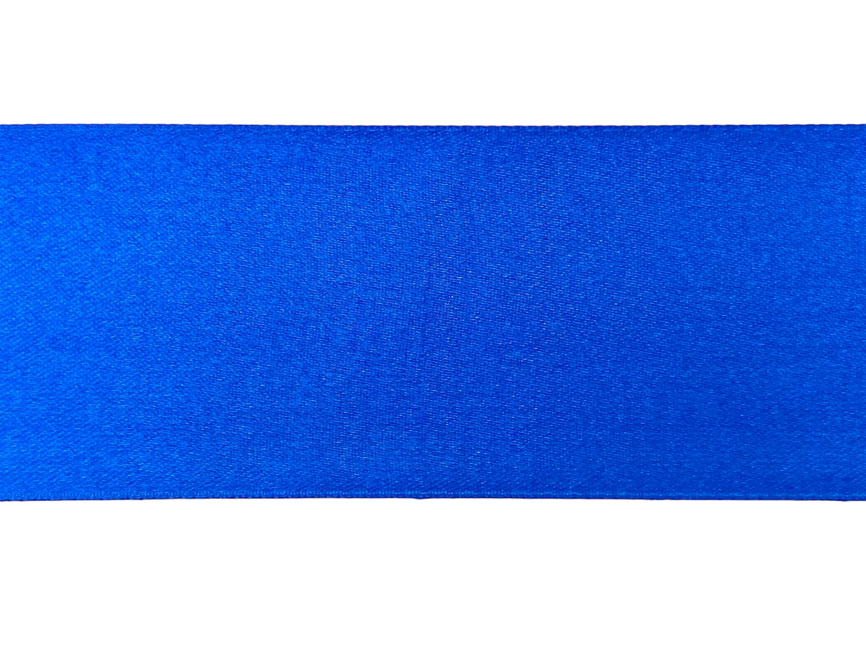 Amaya Vimpel til rytmisk gymnastik.

Amayas vimpel er det perfekte valg for rytmiske gymnaster, uanset om det er til træning eller opvisning.
Vimplerne er 6 meter lange og er lette nok til at bevæge sig elegant gennem luften, men har stadig tilstrækk