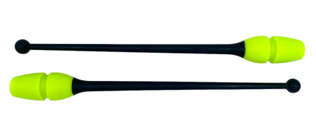 Tofarvet gymnastikkølle fra Pastorelli med en krop (den orange del) af gummi, hvilket gør, at køllen kan stødes mod gulvet og springe tilbage. 
Køllerne kan også sættes sammen i forlængelse af hinanden.

En farverig kølle til træning, opvisning, show