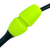 Tofarvet gymnastikkølle fra Pastorelli med en krop (den orange del) af gummi, hvilket gør, at køllen kan stødes mod gulvet og springe tilbage. 
Køllerne kan også sættes sammen i forlængelse af hinanden.

En farverig kølle til træning, opvisning, show