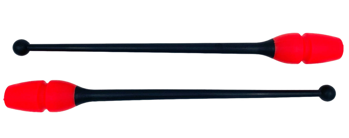 Tofarvet gymnastikkølle fra Pastorelli med en krop af gummi, hvilket gør, at køllen kan stødes mod gulvet og springe tilbage. 
Køllerne kan også sættes sammen i forlængelse af hinanden.

En farverig kølle til træning, opvisning, show og konkurrence.
