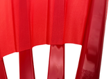Rød gymnastikvifte. Oplev elegance og effekt på opvisningsgulvet med vores gymnastikvifte. Denne vifte fås i flere forskellige farver, så du kan vælge den, der passer bedst til din stil og optræden. Når viften er udslået, måler den imponerende 60 cm 