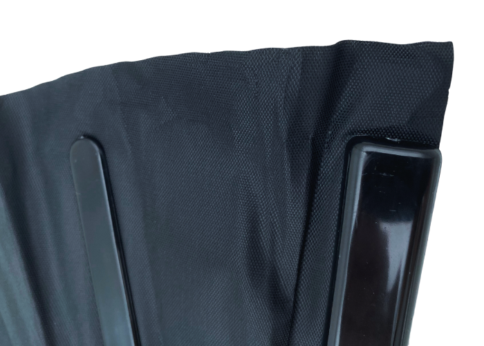 Sort gymnastikvifte. Oplev elegance og effekt på opvisningsgulvet med vores gymnastikvifte. Denne vifte fås i flere forskellige farver, så du kan vælge den, der passer bedst til din stil og optræden. Når viften er udslået, måler den imponerende 60 cm